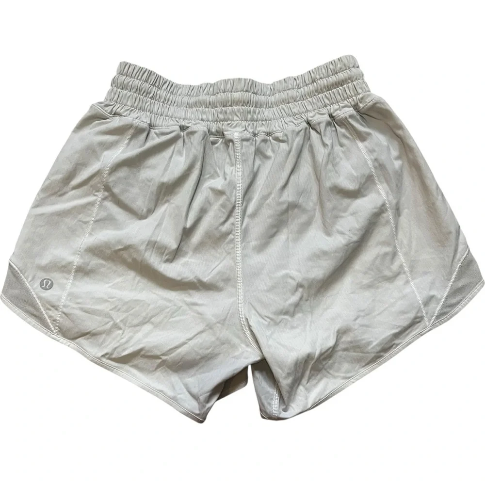 Lululemon athletica White Hottie Hot High-Rise Lined Shorts EUC 4 - Picture 4 of 8